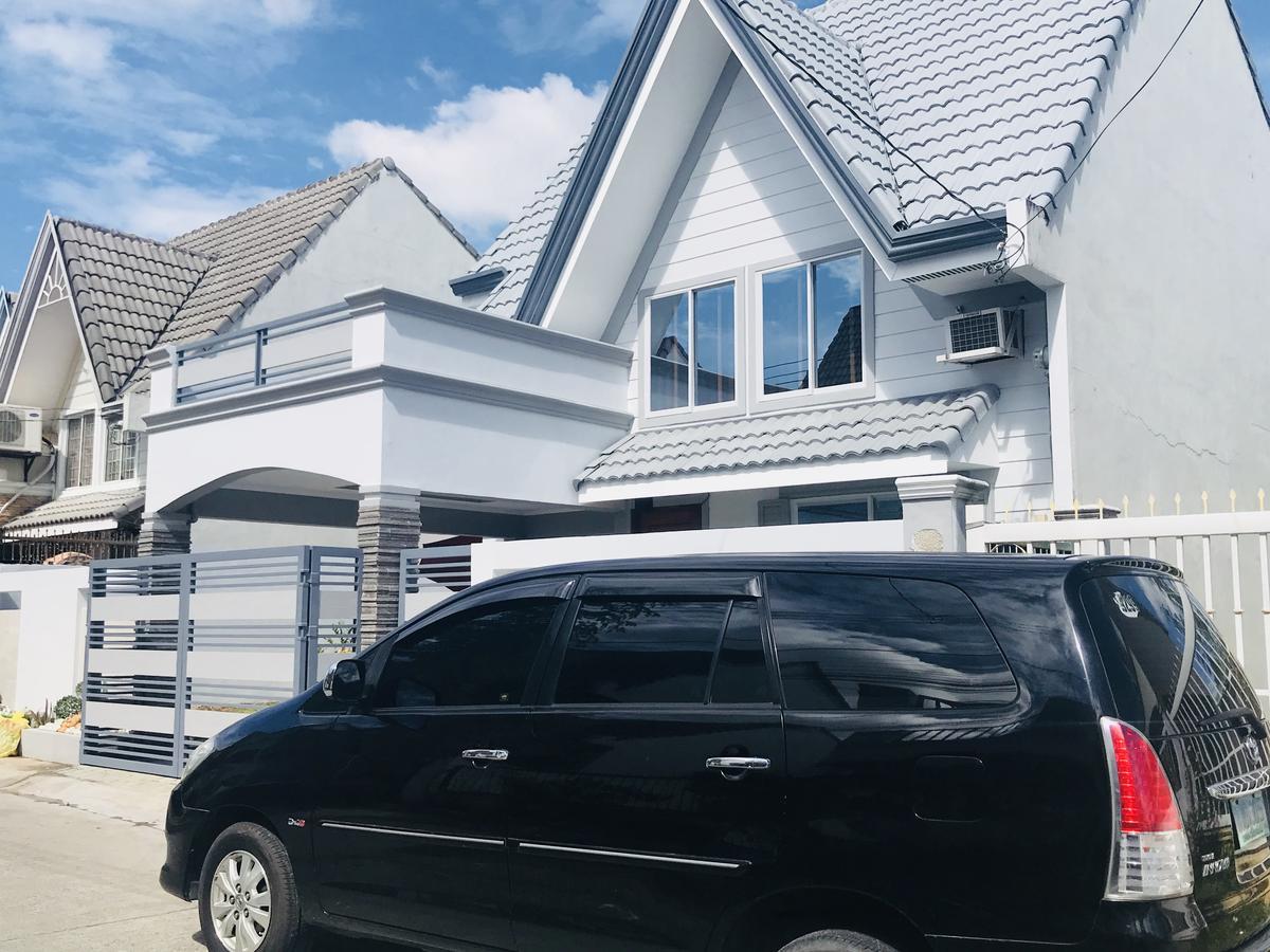 Hillary Timog Park Homes アンヘレス エクステリア 写真