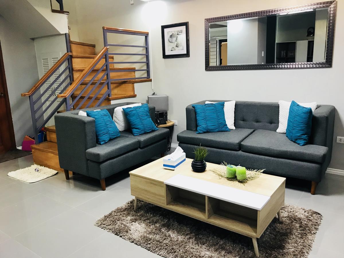 Hillary Timog Park Homes アンヘレス エクステリア 写真